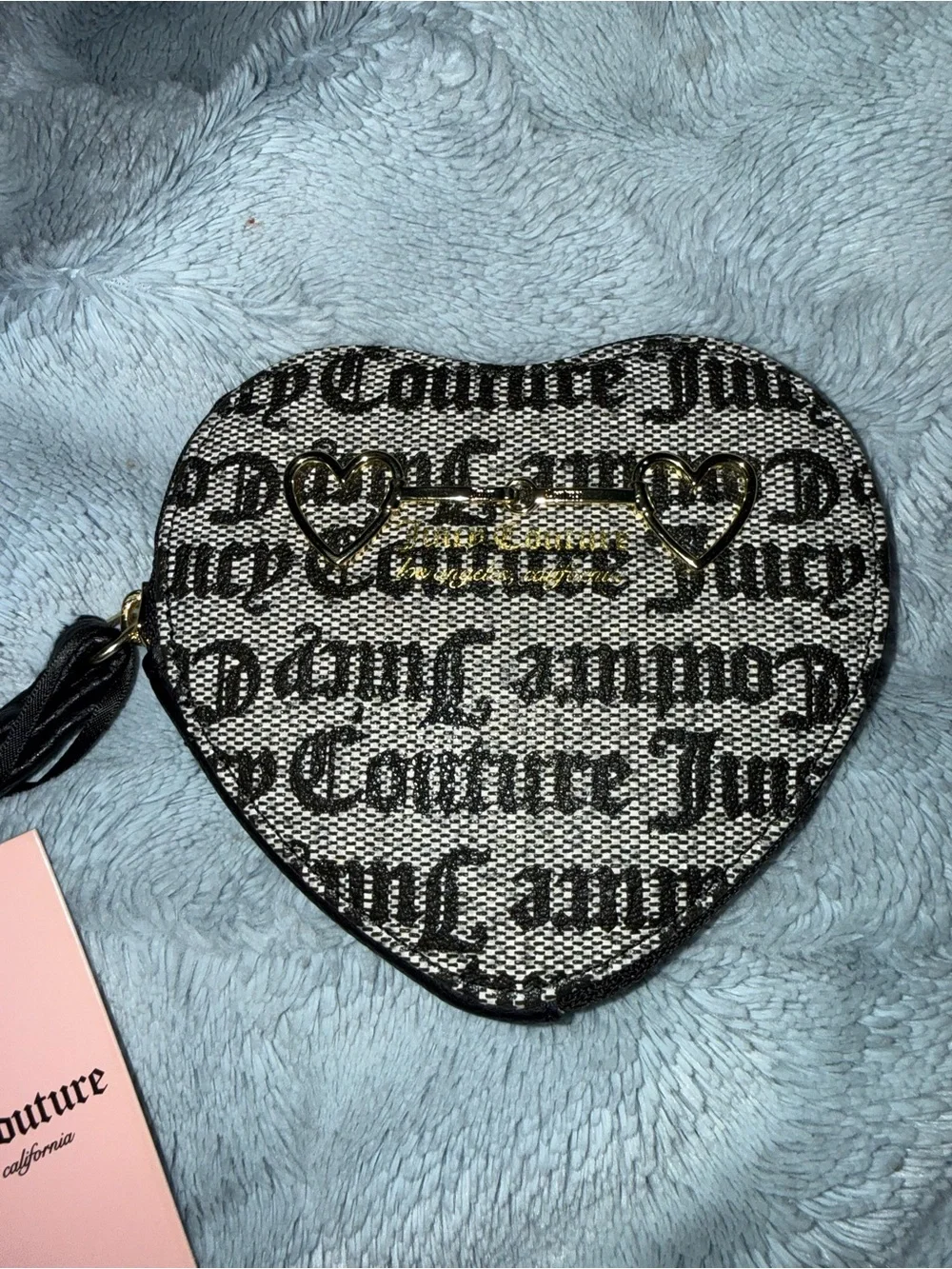 New with tags Juicy Couture heart-shaped wristlet 🖤✨
